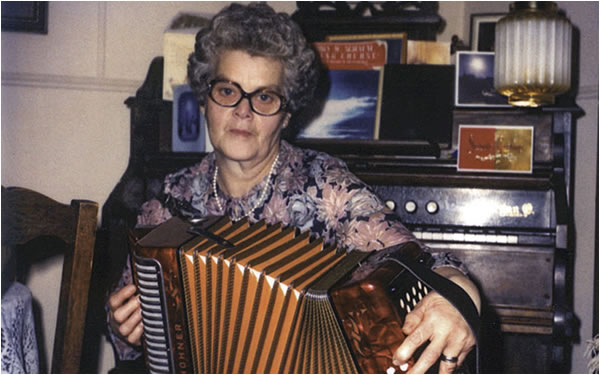 Mrs. Clara Belle Fennelly